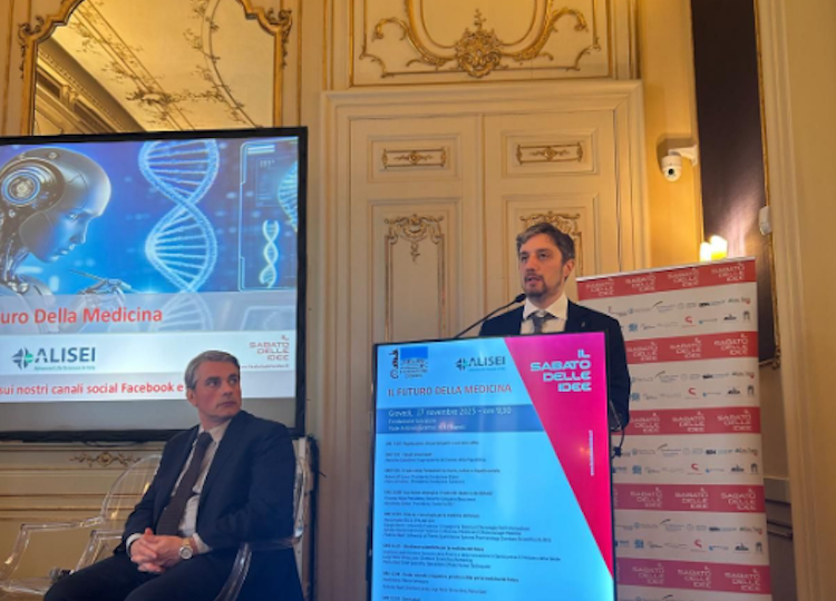 Federico Reali talking at the event